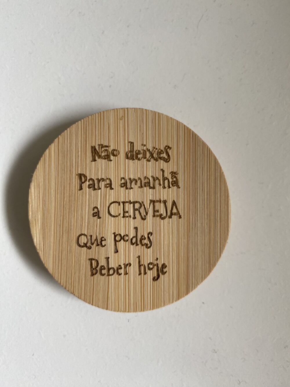 Abre Caricas com íman Personalizável